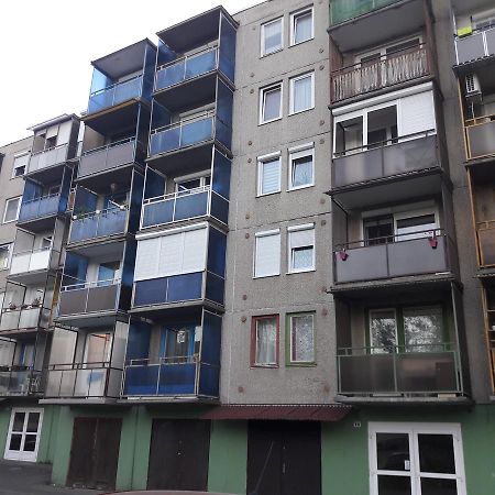 Studio 18 Apartman Kazincbarcika Exterior photo